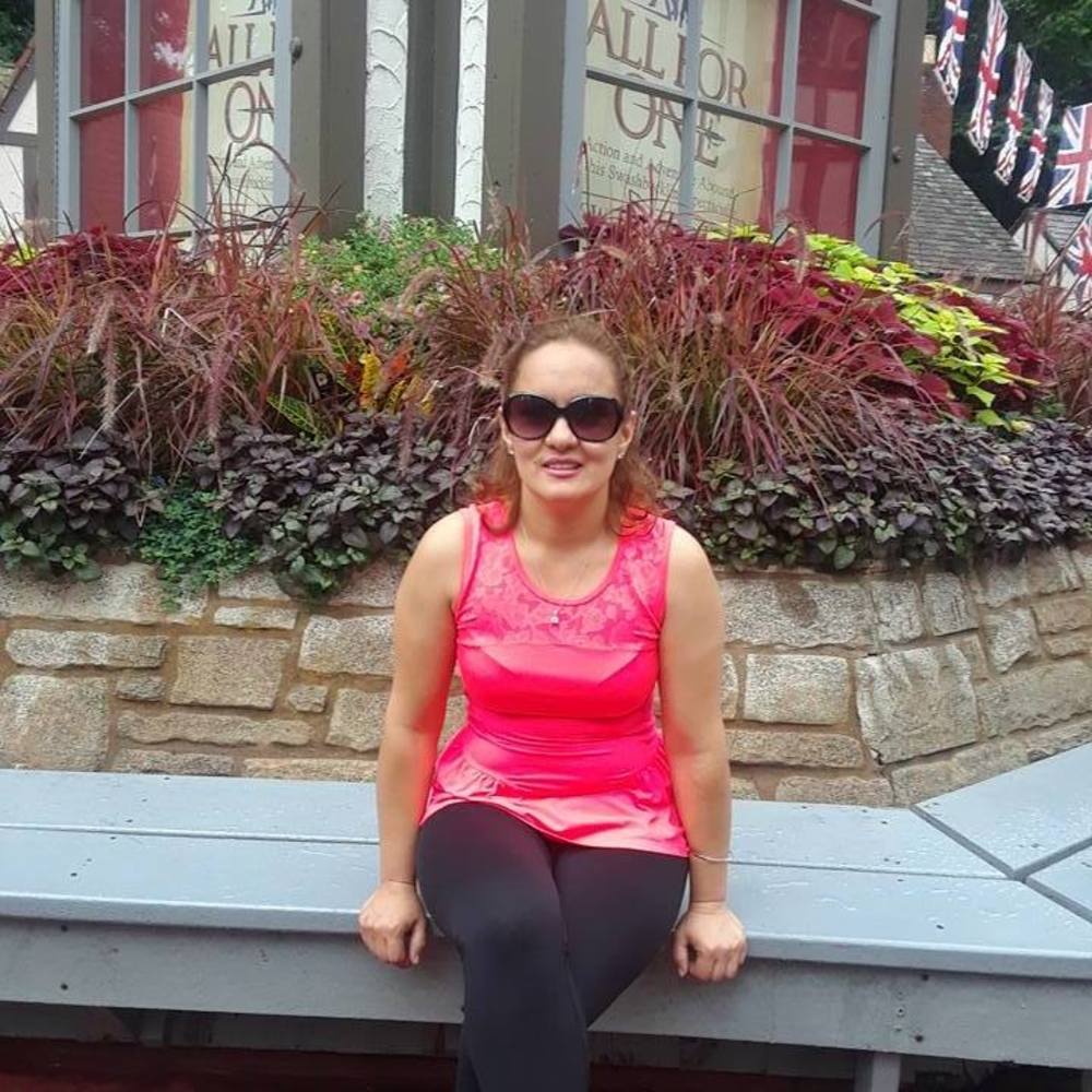 Meet your Posher, Elena